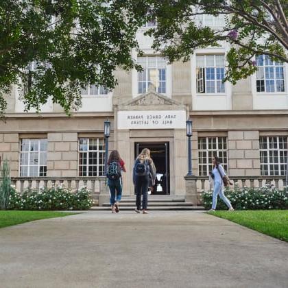 students walking into Hall of Letters